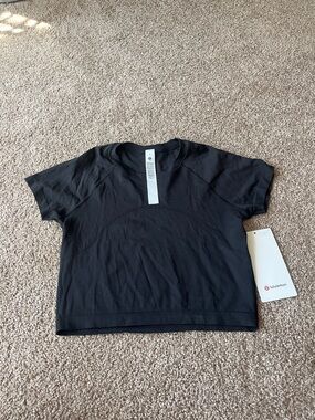 lululemon black cropped performance tee